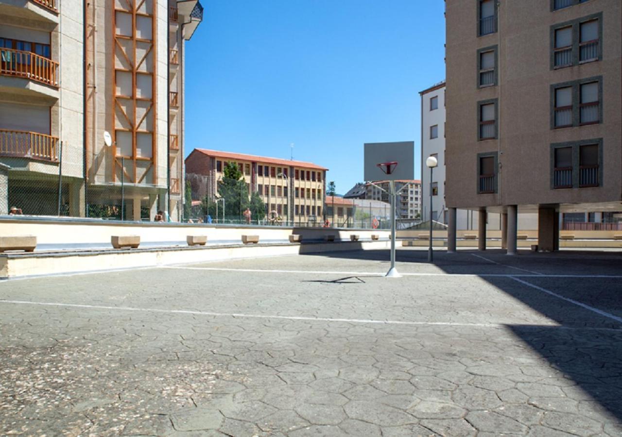 Apartamento Jaca Apartman Kültér fotó